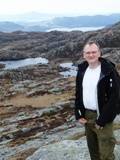 Steinar ved toppen av Ulserhaug, 631 meter over havet.