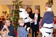 Tradisjonell juletrefest p bedehuset