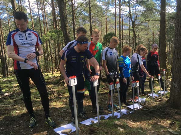 Klasse 17-18 og 40-45 år med bl.a. Anne Sofie Sandvik, Bjoa IL til høgre Klasse 17-18 og 40-45 år med bl.a. Anne Sofie Sandvik, Bjoa IL til høgre